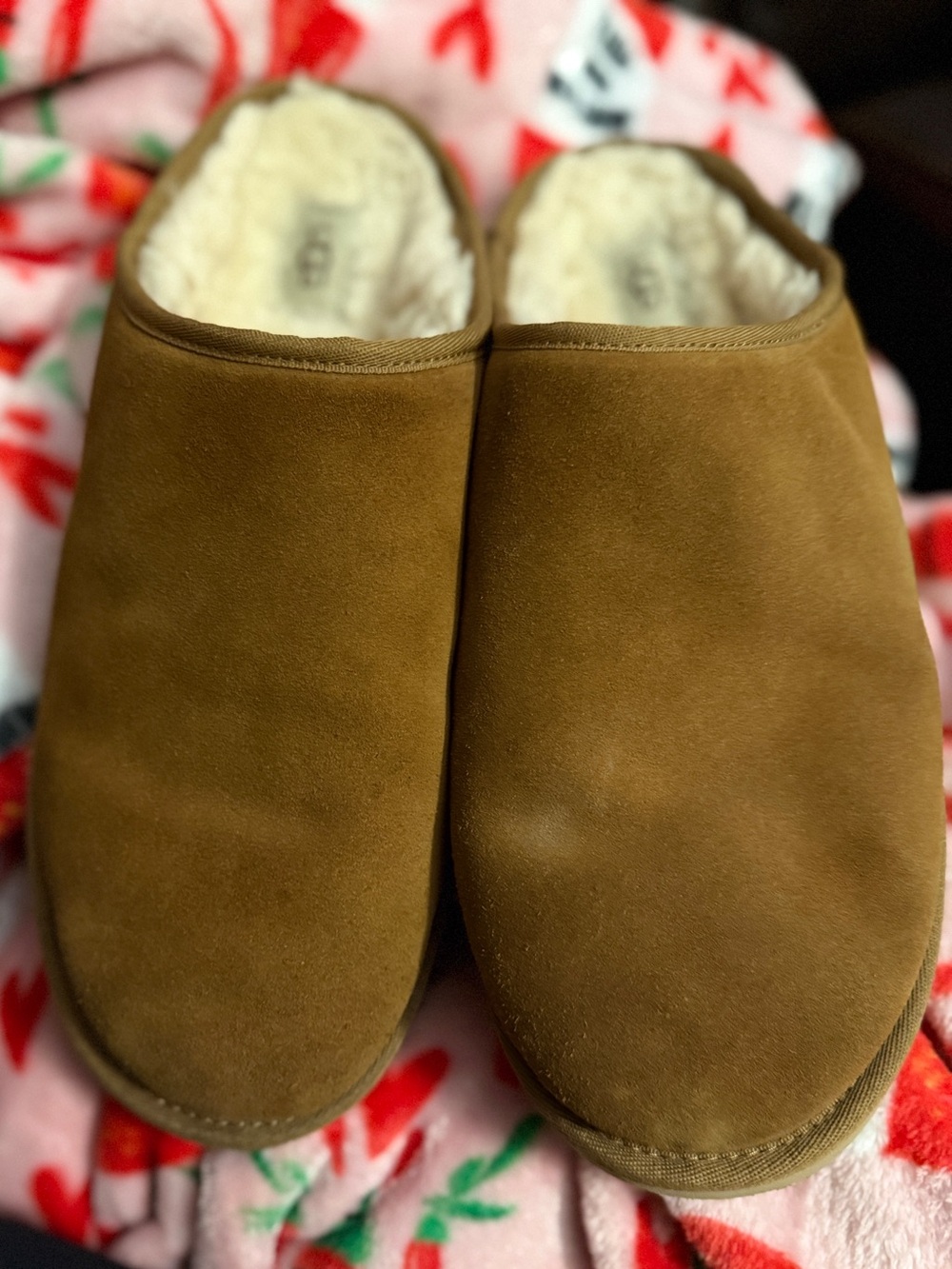 UGG Plush Shearling-Lined Slip-On slippers in Cream light brown color